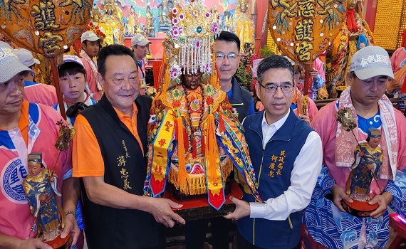 全台唯一潮退祭典 千人護送金山二媽回野柳媽祖洞