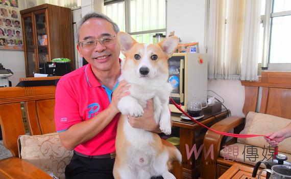 村上國小校犬樂樂進駐 學童扎根生命教育學得與寵物共處