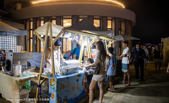 夏夜金山人氣旺 社群瘋傳北海潮與火照片