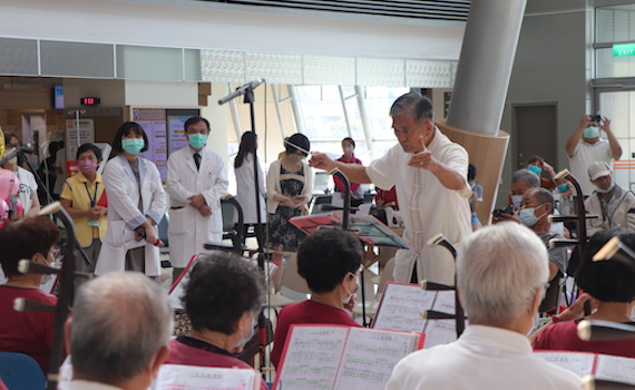 關懷病人及家屬心理 嘉義長庚辦中秋音樂會