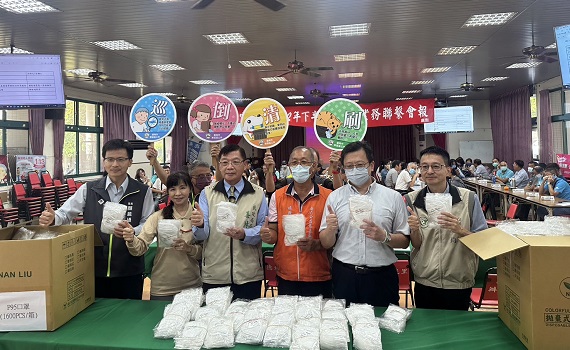 南六捐P95口罩，為台南噴藥防疫人員加油打氣！ 