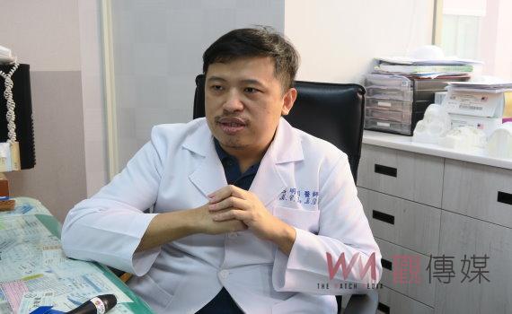 高中少男女乳症被譏可當女優 整形平胸撫創傷重展笑靨