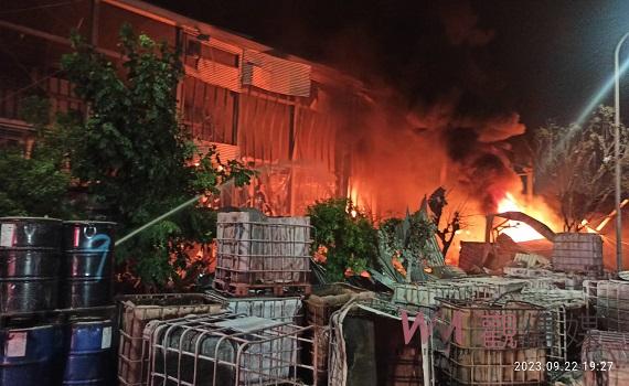 屏市加工區化工廠傳爆炸火警 消防1殉職啟動大量傷患機制 