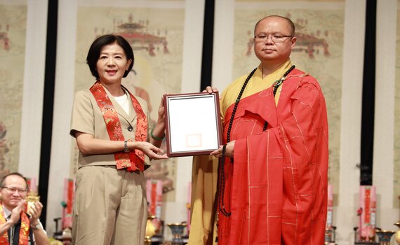 淨土院基金會捐款贈物資 中市府:感謝無私付出