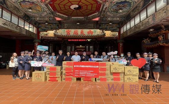 竹市內天后宮結合民防大隊發送弱勢戶物資     溫馨過中秋 