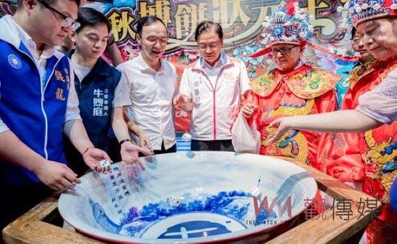 桃園南崁五福宮「中秋博餅狀元王」擲骰論輸贏 傳承傳統文化
