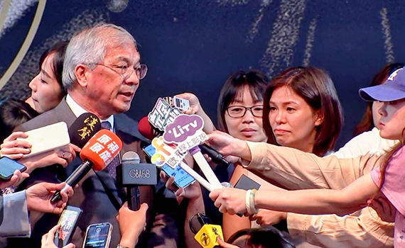 黃子佼需要的不是「私刑審度」!