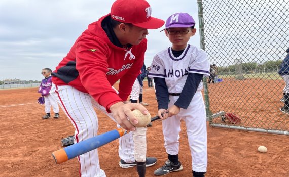 頂新和德文教基金會注入永靖棒球沙漠活水　培育棒球新秀