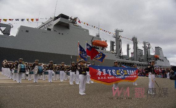 海軍113年敦睦遠航支隊環島航訓抵馬公港 吸引眾多澎湖居民參觀