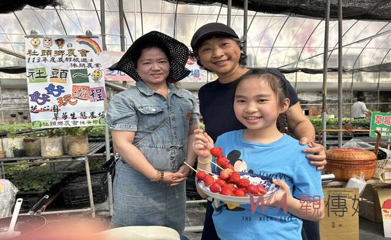 鮮摘甜蜜蜜的糖葫蘆 草莓業者巧思成功迎合全家大小的食農教育  
