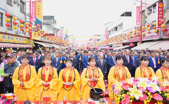 大甲媽祝壽大典   上萬人齊聚新港奉天宮祝壽祈福