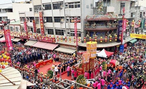 大甲媽祖遶境駐駕新港奉天宮 祝壽大典信徒虔誠祈福場面壯觀