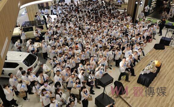 516名顧客快閃齊唱生日祝福　Mitsui Shopping Park LaLaport台中 歡慶一歲生日
