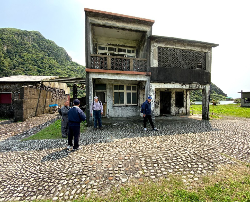 【龜山島的美麗與哀愁】之二：「龜首」岩石崩落！龜山島不像龜山島？ - https://www.watchmedia01.com