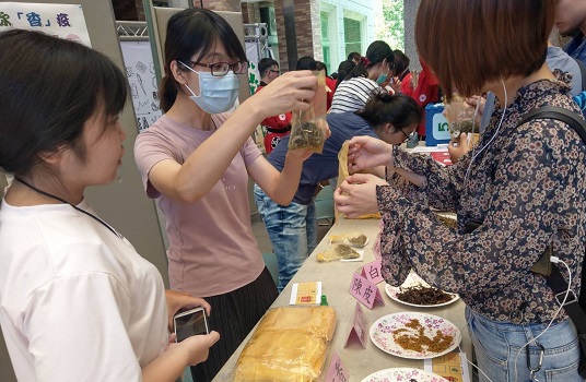 系列身心健康活動，舉辦「樂活心靈」市集。（圖／記者蘇峰毅攝，2020.06.02）