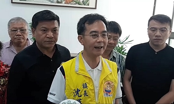 斗南鎮沈暉勛（左3）指官派首長無任期制，沒有選票的壓力，恐怕會遠遠不如民選首長的積極度。（圖／記者簡勇鵬攝，2020.06.05）