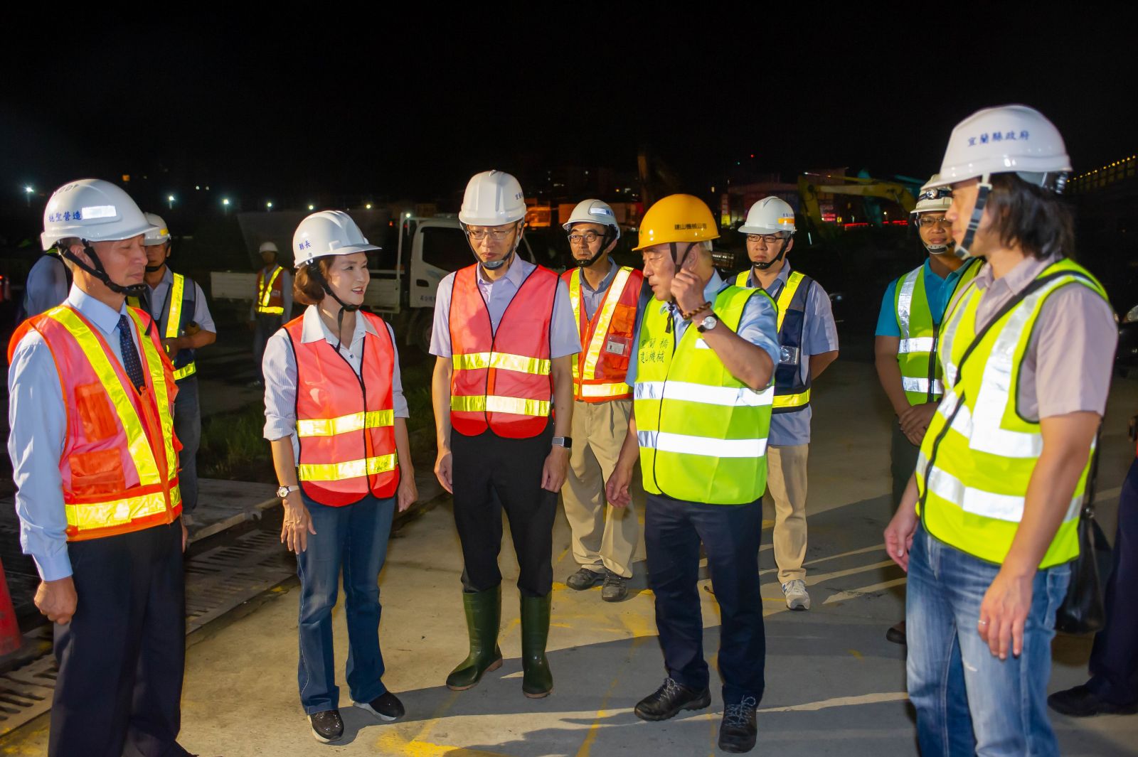 降低交通衝擊 宜蘭橋改建工程漏夜運送鋼樑 - https://www.watchmedia01.com