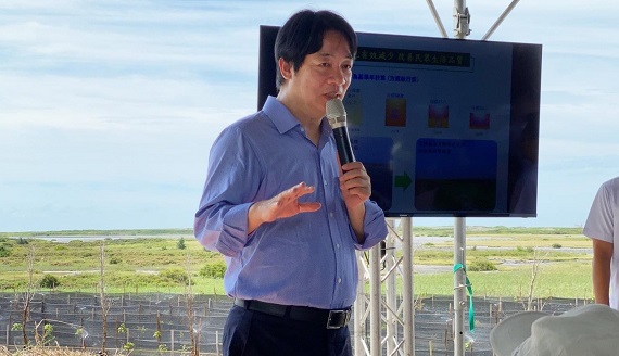 賴清德以副總統之名來第二次，這也是史上第一位踏足濁水溪底的台灣副總統。（圖／記者蘇榮泉攝，2020.07.07）