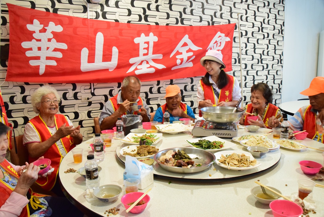左鎮土雞店成愛心店家　支持偏鄉孤老服務 - https://www.watchmedia01.com