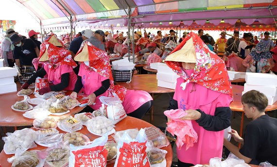 口湖水難175周年牽水狀祭典　張麗善依民俗挑飯擔祭祖靈 - https://www.watchmedia01.com
