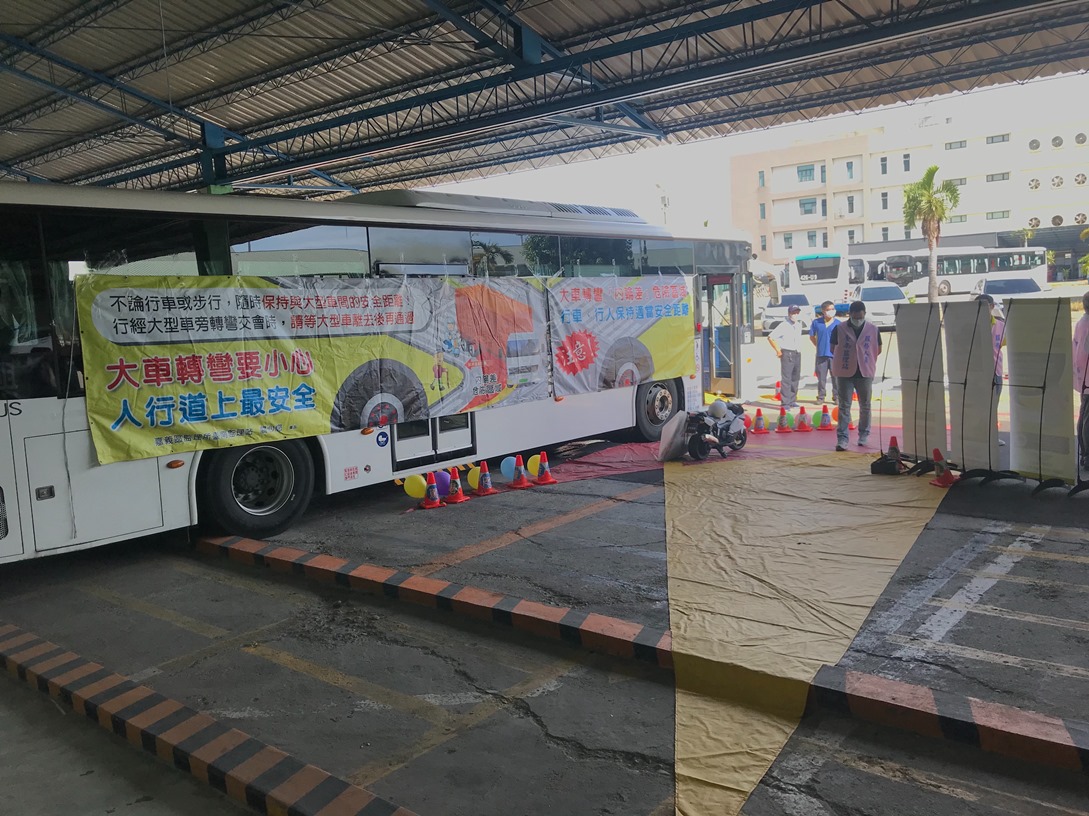 減少大型車事故發生　南警加強宣導視覺輔助系統運用 - https://www.watchmedia01.com