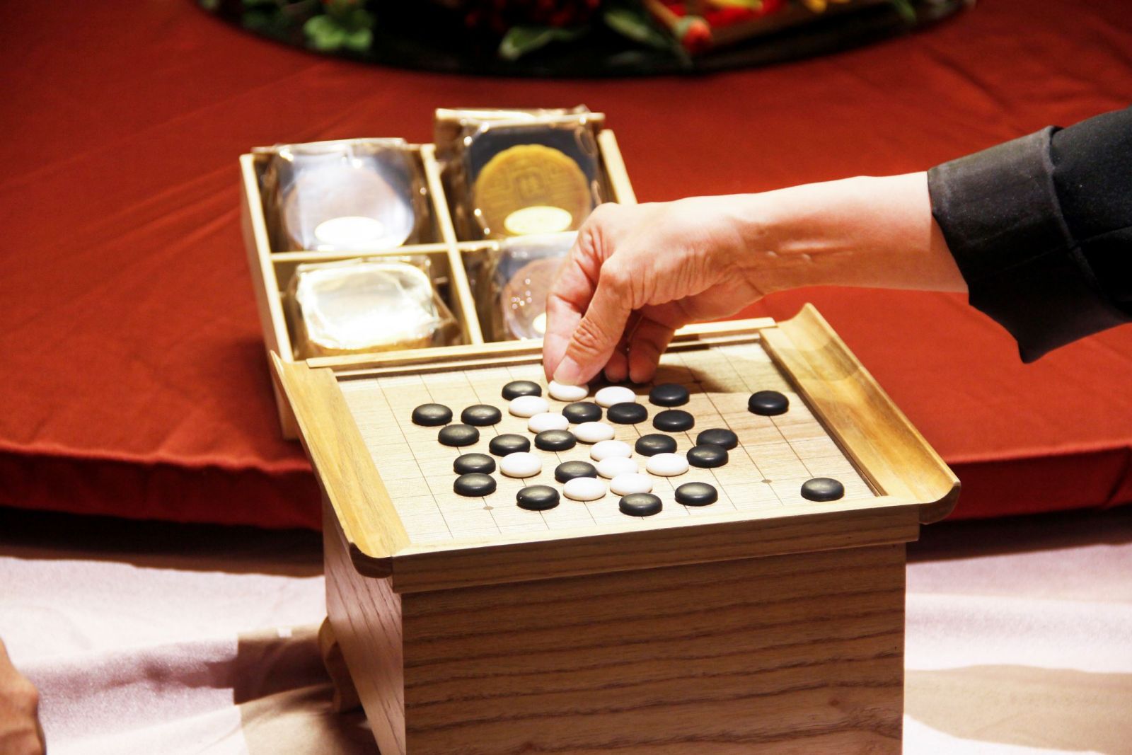 棋盤文創設計　「圍弈‧知月」月餅禮盒雅趣共賞 - https://www.watchmedia01.com