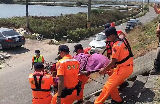 影／麥寮海豐橋驚傳女子跳河　海巡緊急尋獲仍回天乏術 - https://www.watchmedia01.com