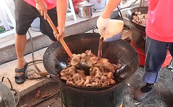 北港週六、日武德宮很熱鬧　糕餅、麻油料理吃免驚 - https://www.watchmedia01.com
