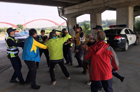 北港防聚眾械鬥堵人　警快打兼攔截圍捕演練 - https://www.watchmedia01.com