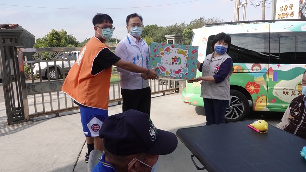 環島送愛心　Formosa玩具基地行動玩具車啟動 - https://www.watchmedia01.com