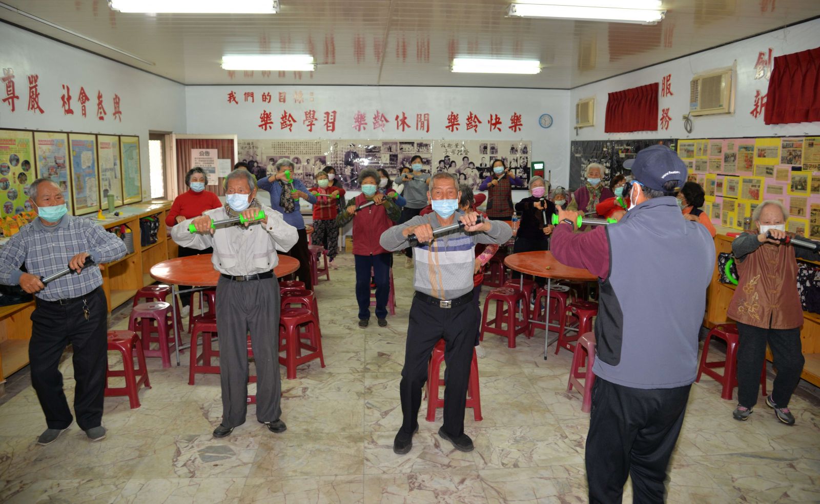 張麗善關心樂齡學堂長者　視察周邊休閒運動場域 - https://www.watchmedia01.com