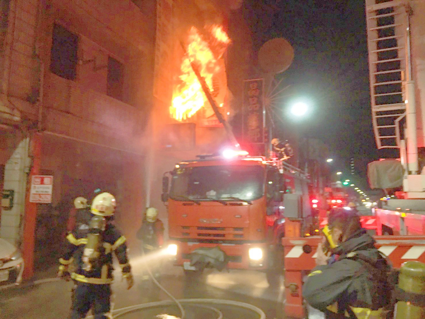 最新／無情火釀３死　陳其邁探視傷者 　街訪讚：高市府「救援行動力」揪甘心 - https://www.watchmedia01.com