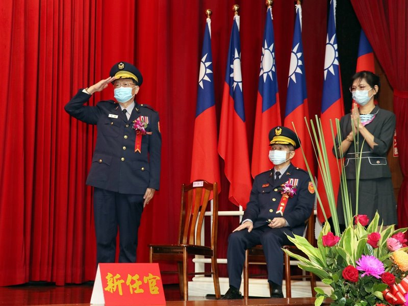 嘉義市警局卸、新任局長交接 黃建榮任新職 - https://www.watchmedia01.com