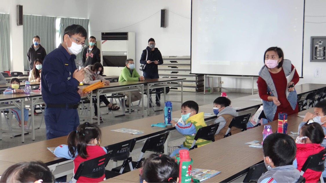 南陽附幼參訪北港警分局　幼童體驗警察工作 - https://www.watchmedia01.com