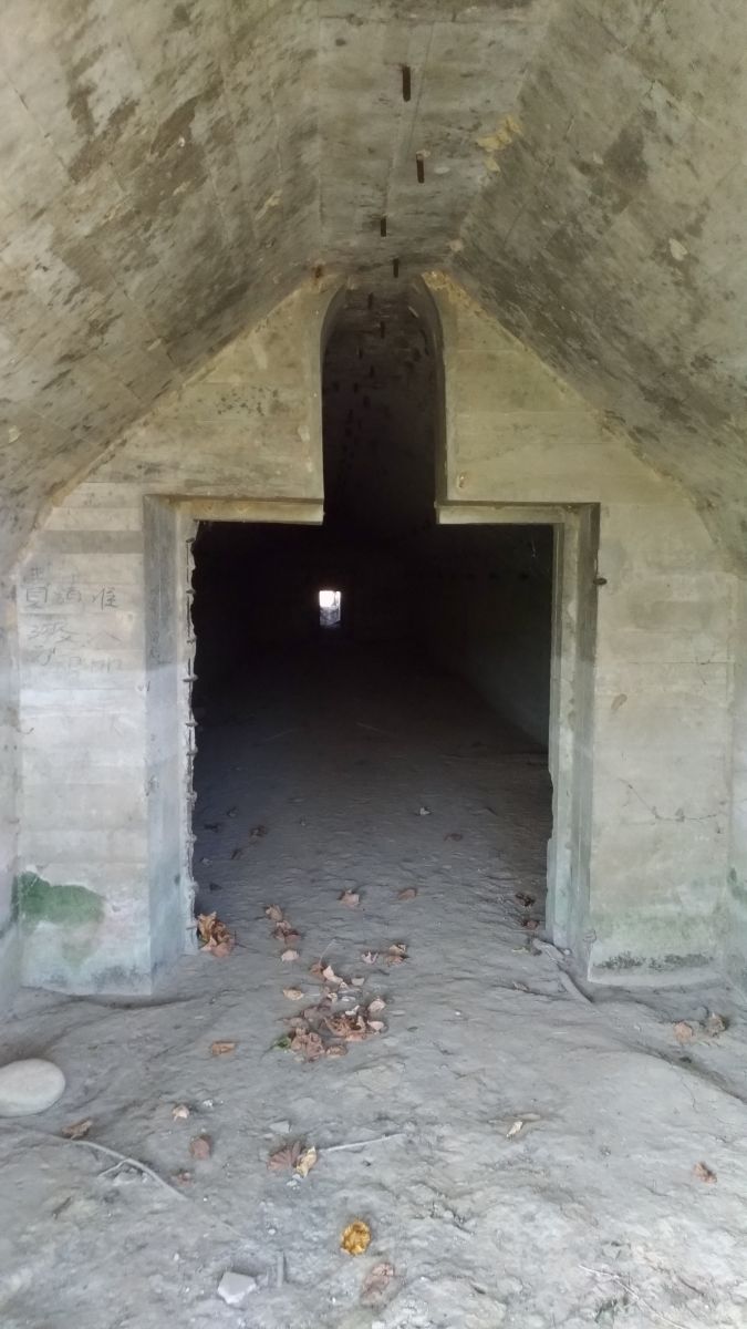 直擊》珍貴遺址「三角形彈藥庫」淪為垃圾場　民怨：「太誇張了」 - https://www.watchmedia01.com