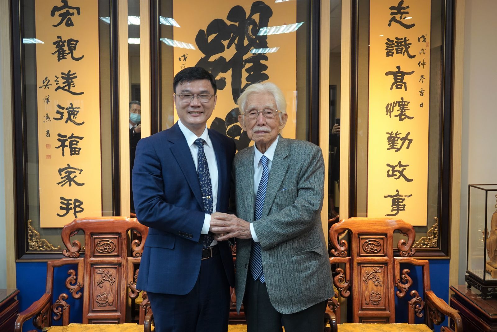 影／發紅包囉！辜寬敏寒冬送暖第8年回饋家鄉發紅包 - https://www.watchmedia01.com