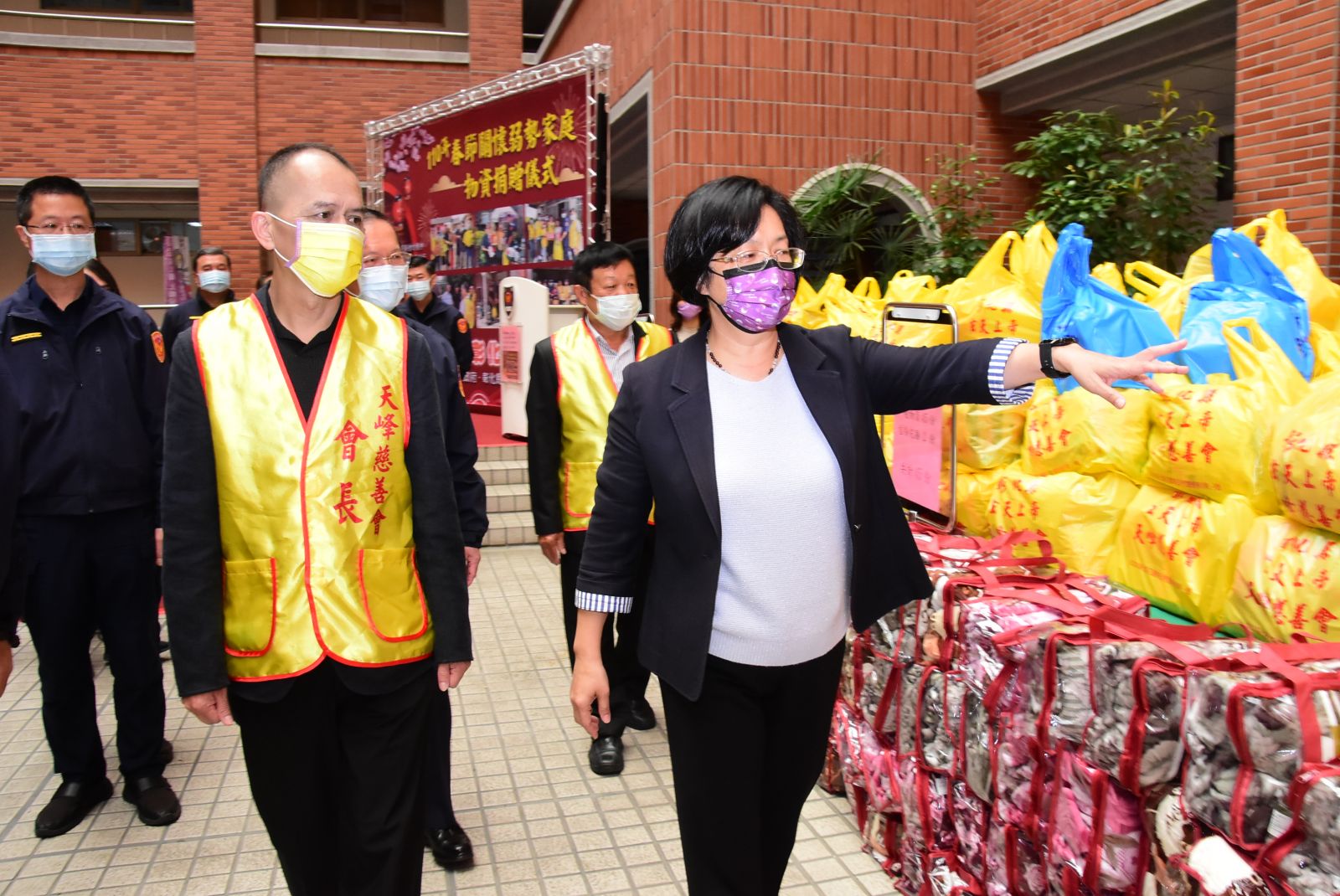 影／佛心！彰化縣警察局攜手天峰慈善會關懷弱勢族群 - https://www.watchmedia01.com