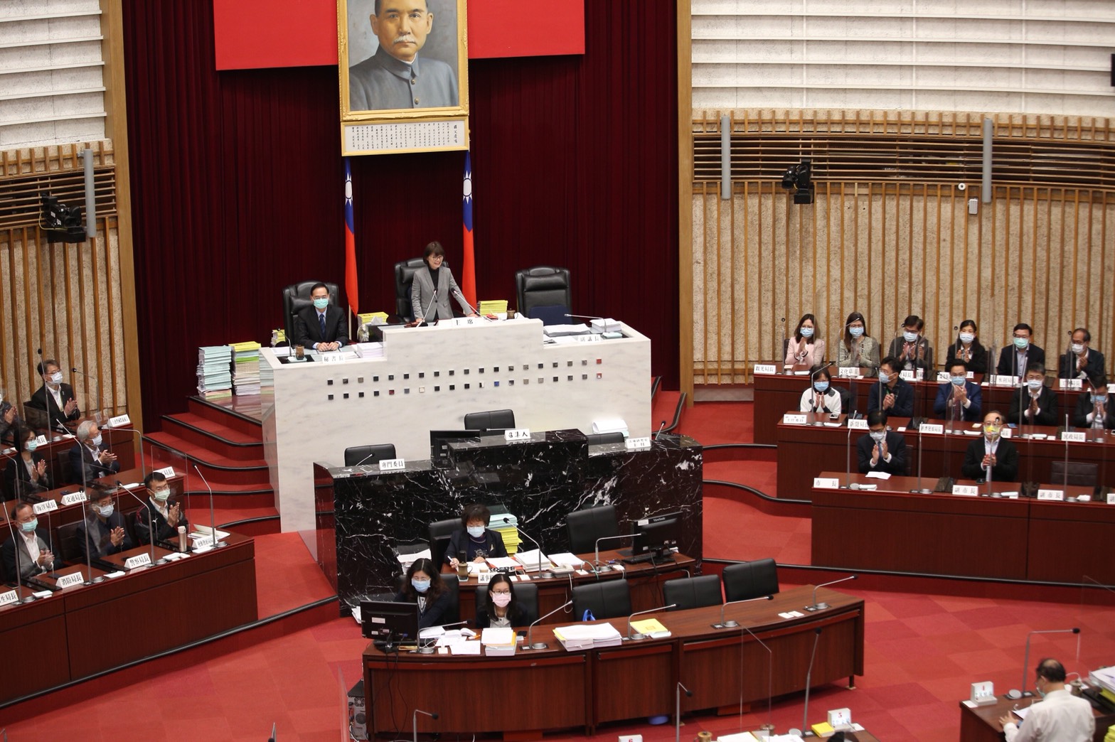 高市總預算三讀通過　陳其邁：感謝府會合作追求市民福祉 - https://www.watchmedia01.com