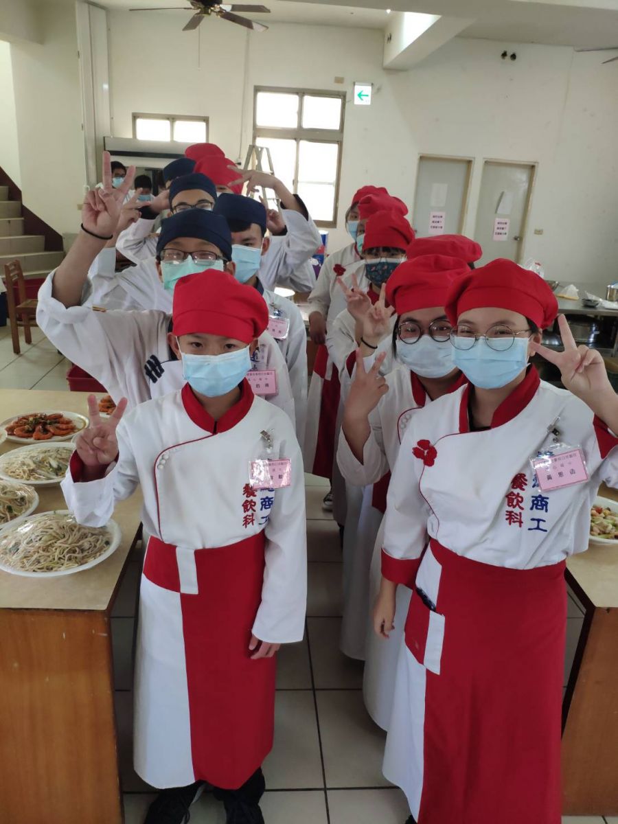 影／埔心國中金牌小廚師　輔導學生考證照「中餐班」 - https://www.watchmedia01.com