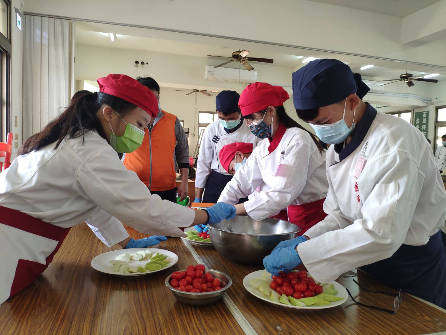 影／埔心國中金牌小廚師　輔導學生考證照「中餐班」 - https://www.watchmedia01.com