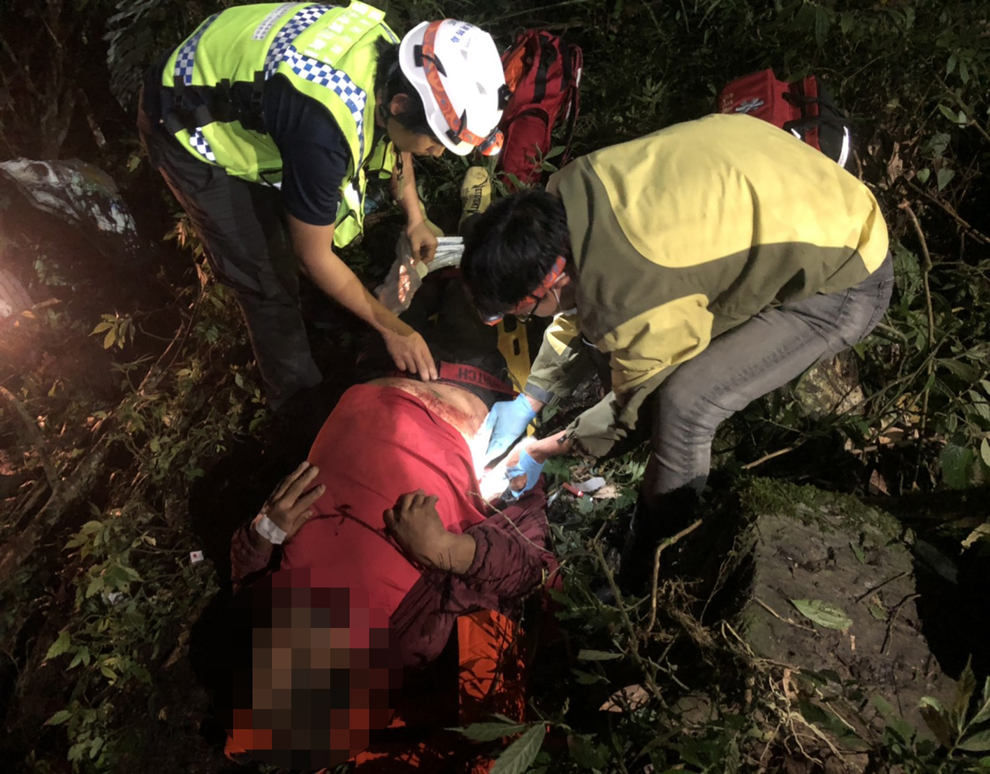 快訊 / 卓溪中平段沙車上坡無力下滑邊坡翻覆　2人重傷送醫 - https://www.watchmedia01.com