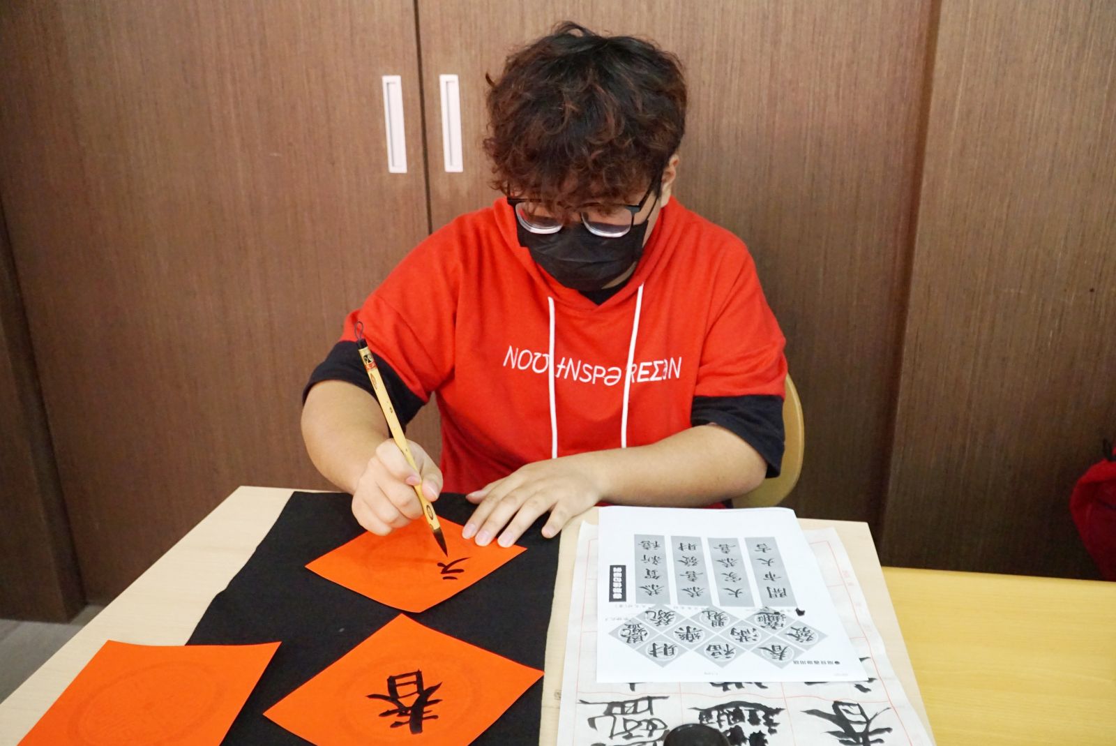 大葉大學新春三美文化體驗 境外學生寫春聯 - https://www.watchmedia01.com
