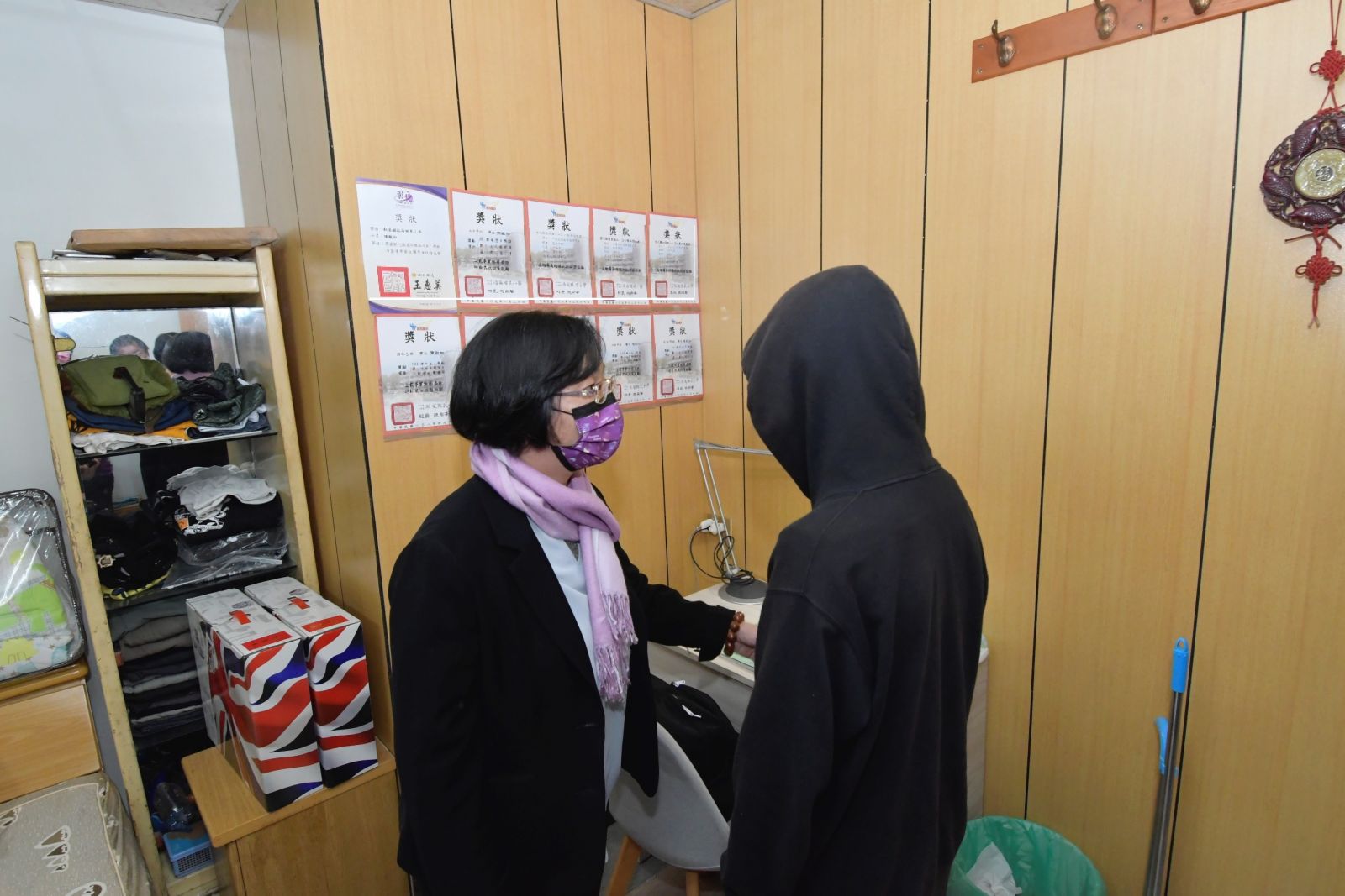 影／公私協力　彰化職業工會與慈善團體修繕房屋助弱勢 - https://www.watchmedia01.com