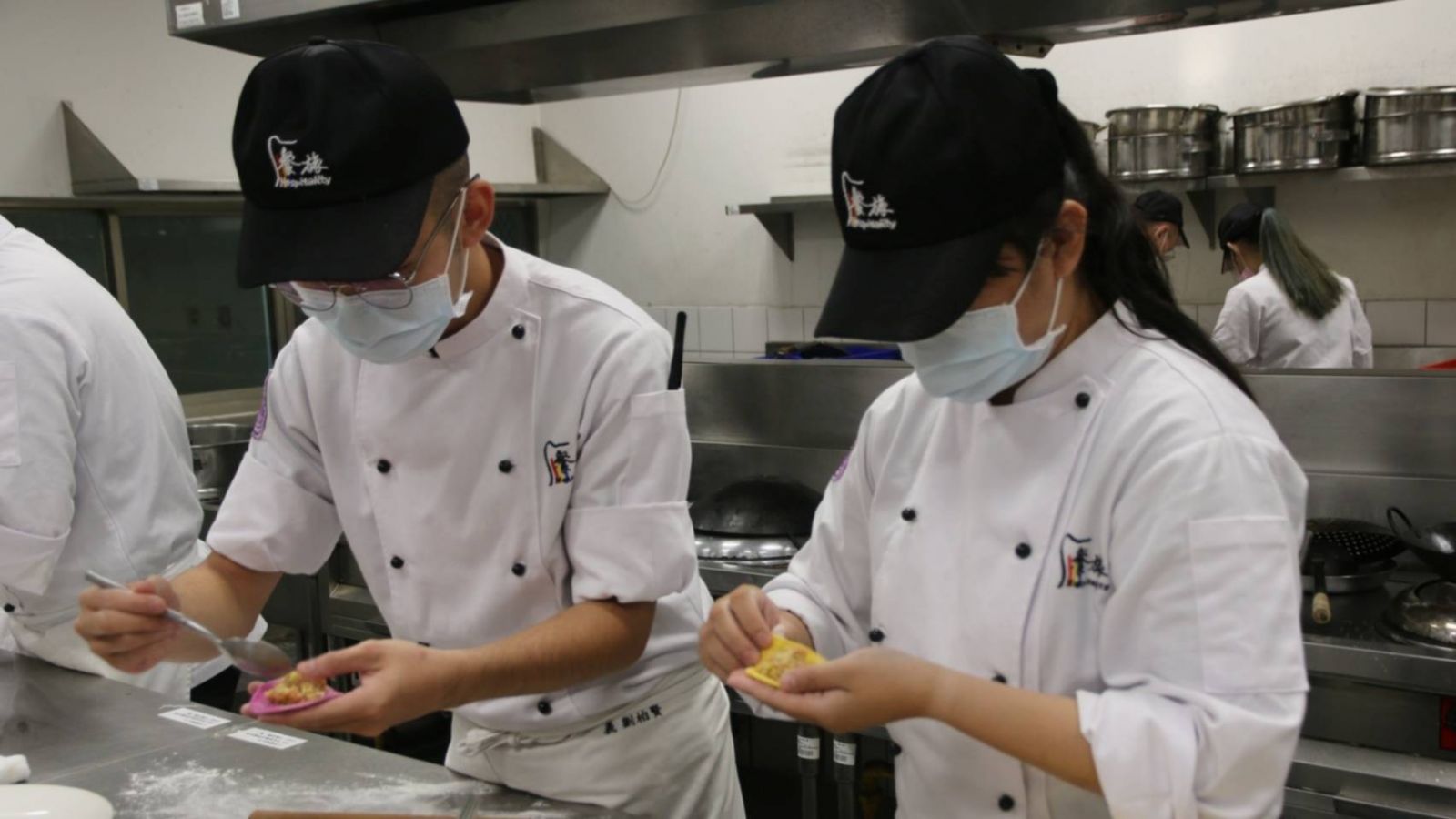 影／當新年遇到情人節 玫瑰餃子甜蜜入菜 - https://www.watchmedia01.com