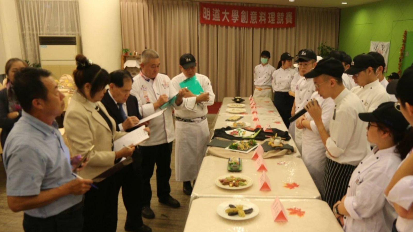 影／當新年遇到情人節 玫瑰餃子甜蜜入菜 - https://www.watchmedia01.com