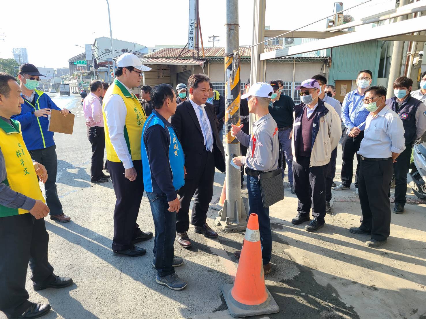 路面泥濘不堪引民怨 郭信良要求立即改善 - https://www.watchmedia01.com