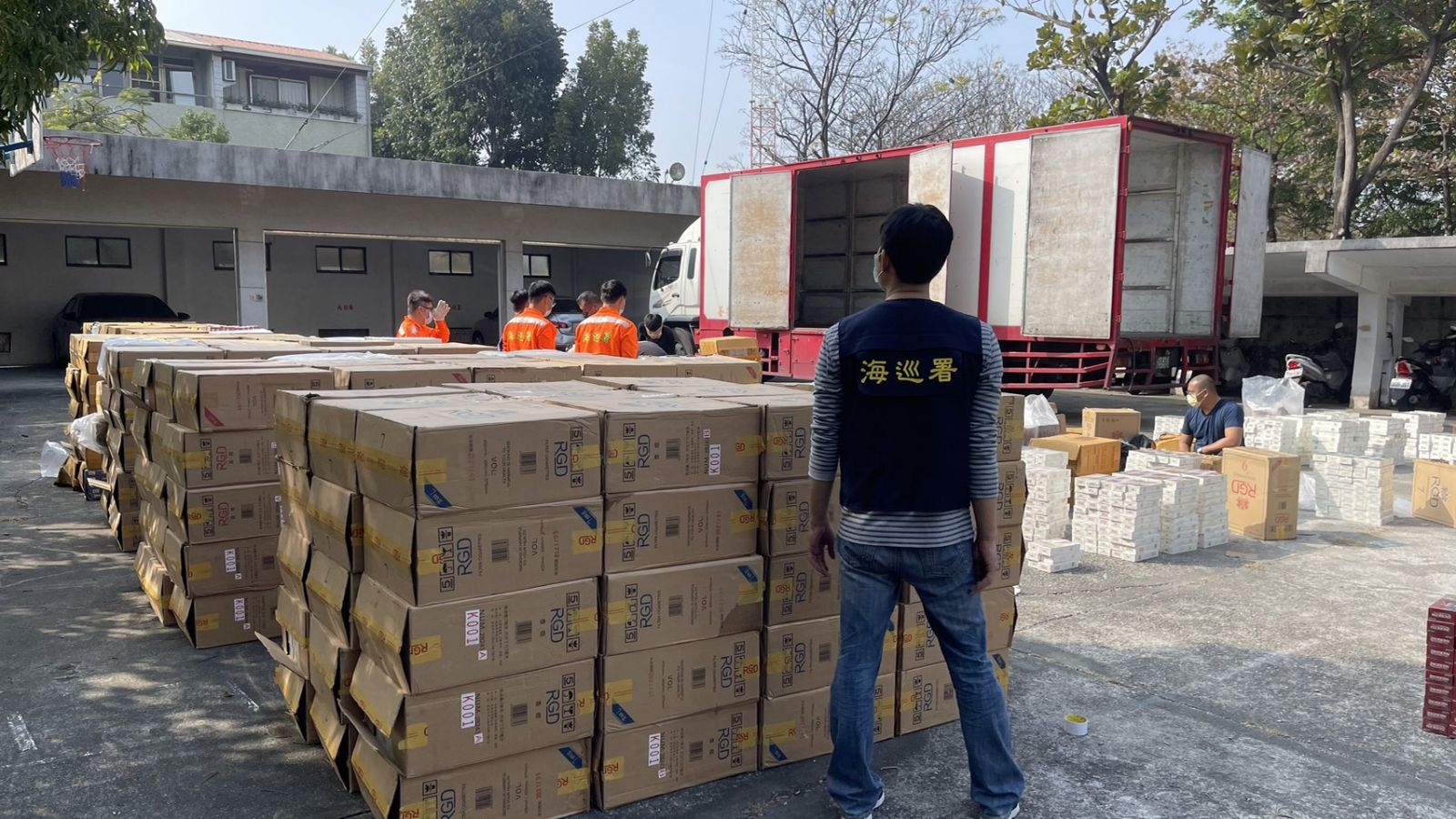 趁防疫期間走私菸品　海巡署查獲千萬私菸 - https://www.watchmedia01.com