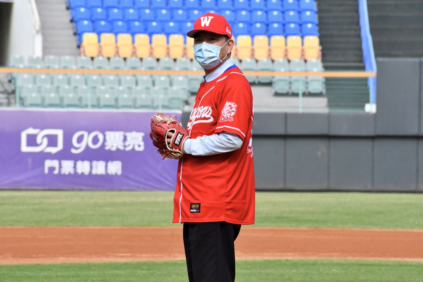 運動不忘防疫及法治宣導　雲檢舉辦職棒味全龍隊法治教育 - https://www.watchmedia01.com