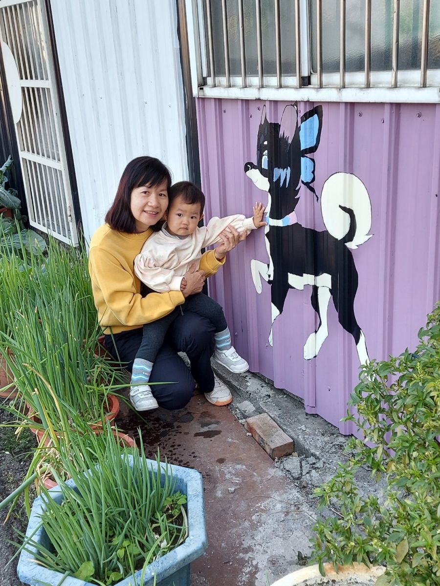 影／許立群犧牲年假　彩繪「鬼滅之刃」妝點社區門面 - https://www.watchmedia01.com