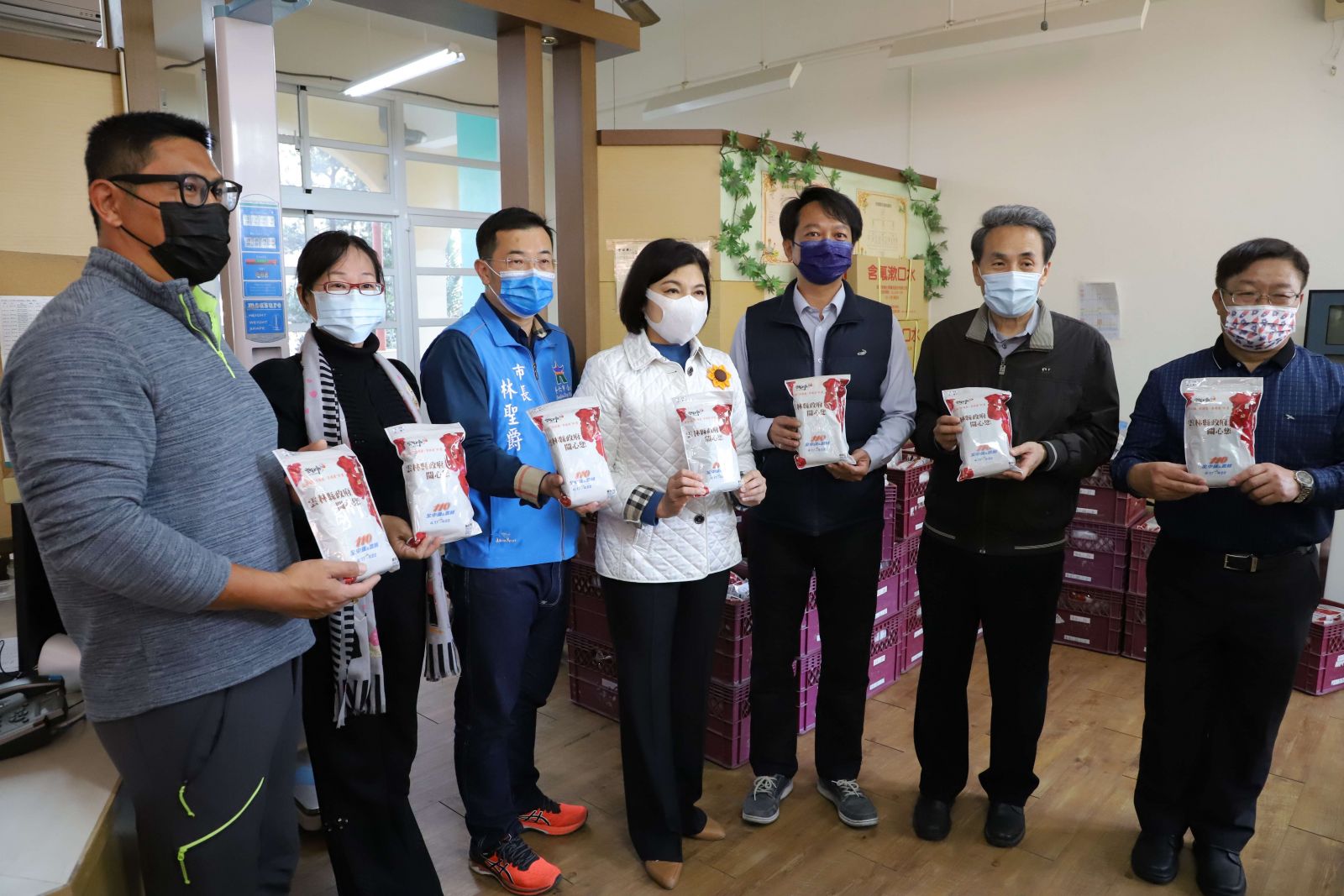 開學前校園加強防疫整備　張麗善視察環境消毒情形 - https://www.watchmedia01.com